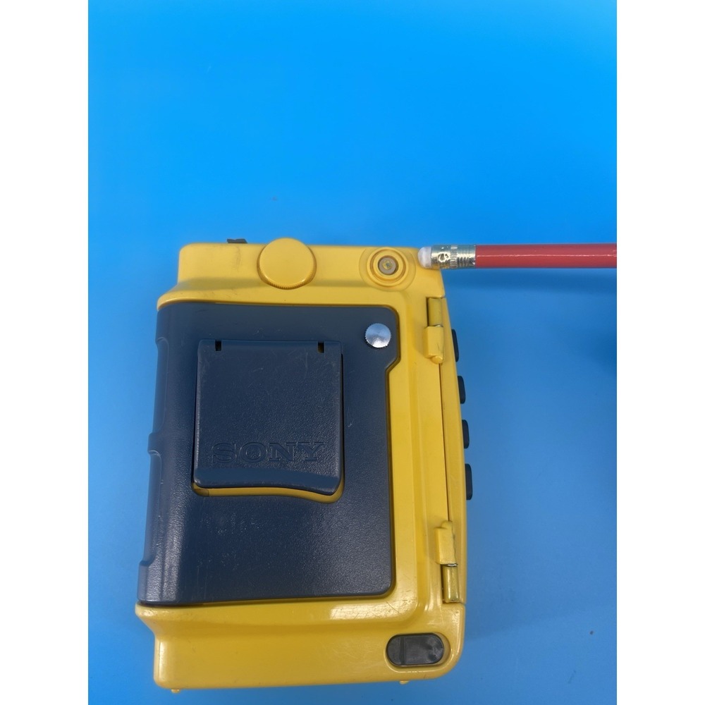 VTG Sony Walkman Sports WM-AF54 AM/FM Cassette Player Tested Works Yellow - Picture 3 of 6